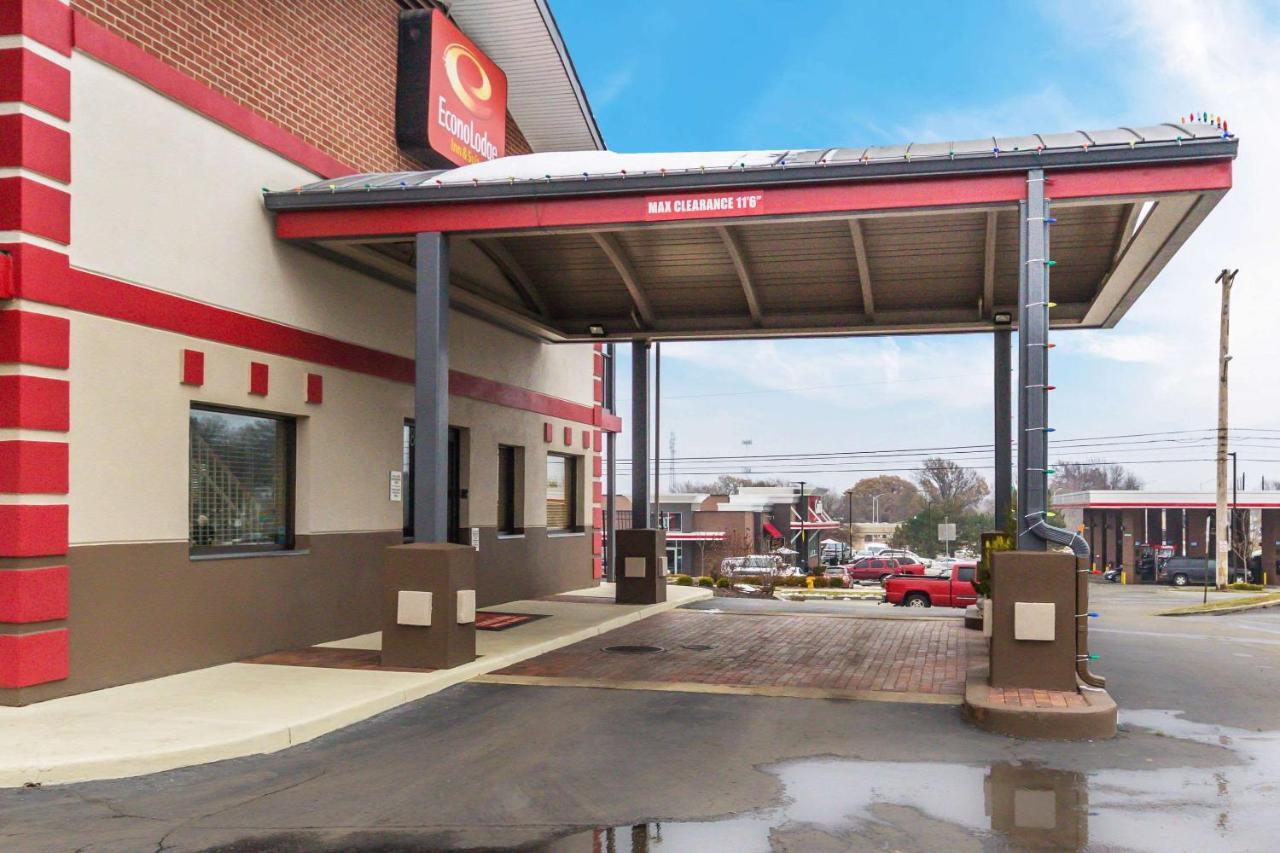Hotel Econo & I-35 At Shawnee Mission