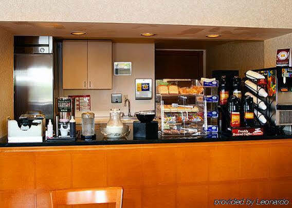 Hotel Econo & I-35 At Shawnee Mission 2*
